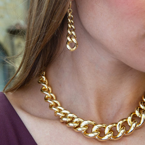 Collana in bronzo dorato con catena grumetta a scalare Collana in bronzo dorato con catena grumetta a scalare
