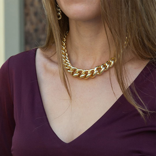 Collana in bronzo dorato con catena grumetta a scalare Collana in bronzo dorato con catena grumetta a scalare