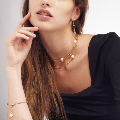 Collana in bronzo dorato e perle naturali Collana in bronzo dorato e perle naturali