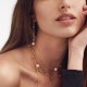 Orecchini in bronzo dorato con perle naturali Orecchini in bronzo dorato con perle naturali